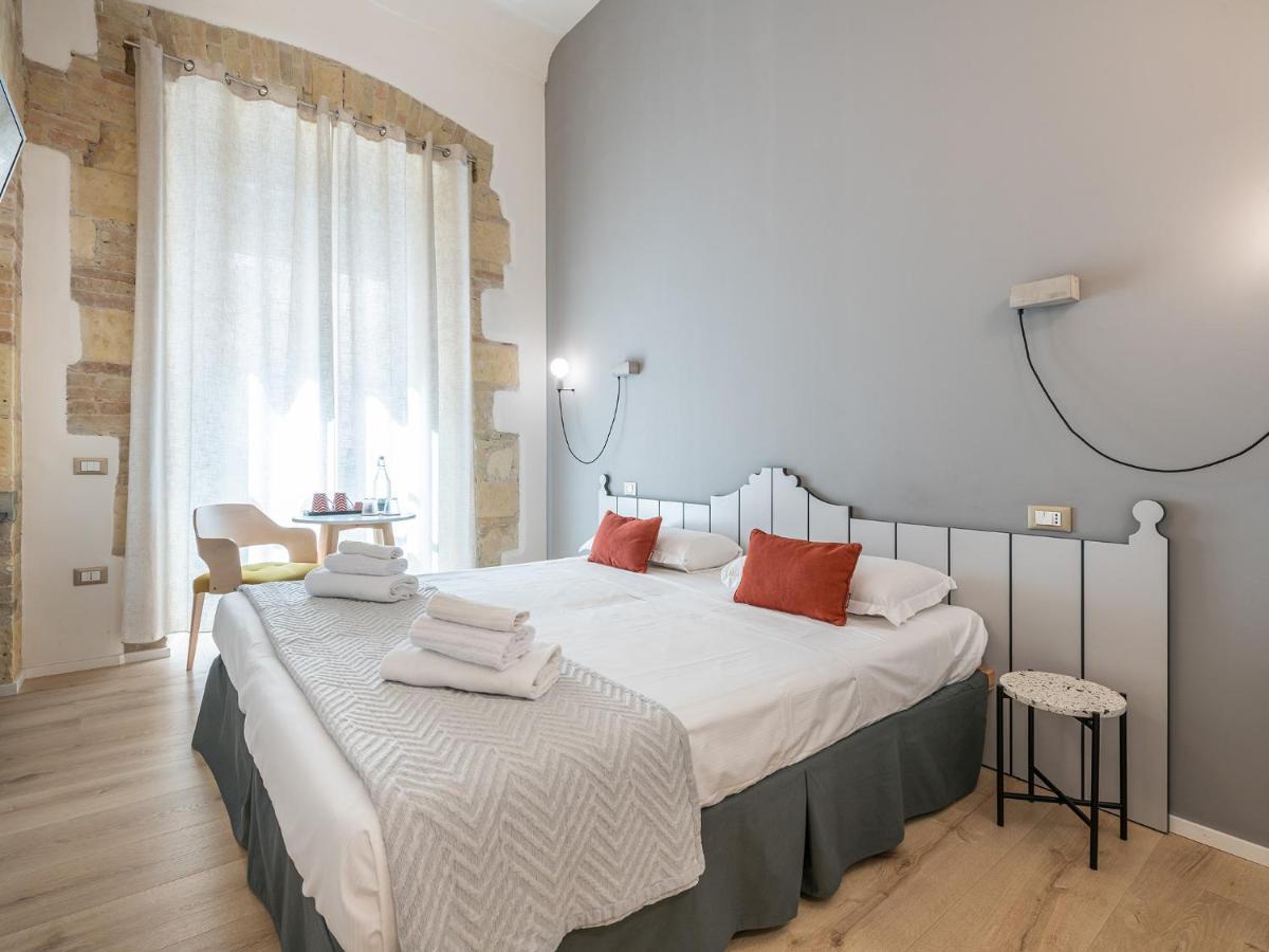 Orma Design Rooms - Historic Centre Каляри Екстериор снимка
