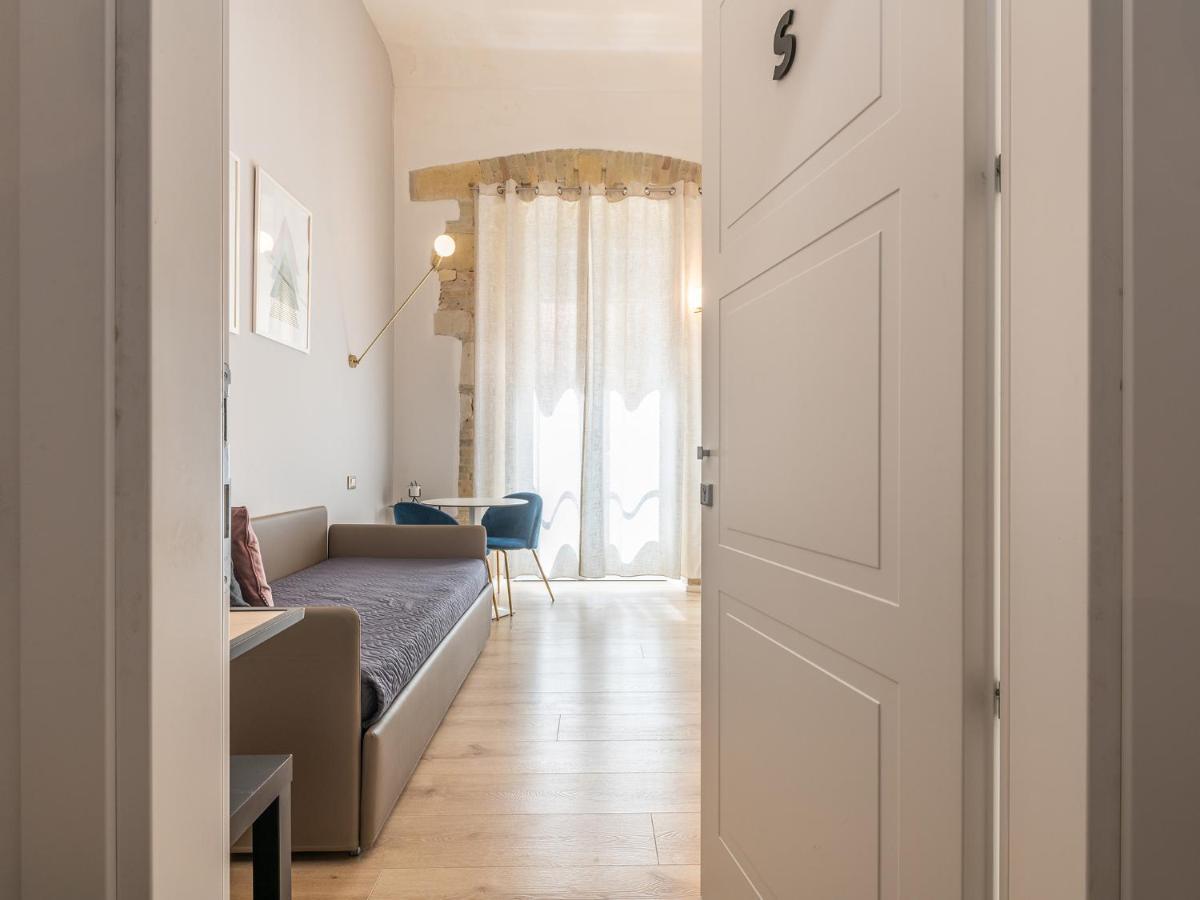 Orma Design Rooms - Historic Centre Каляри Екстериор снимка