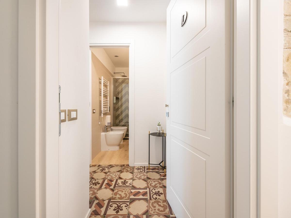 Orma Design Rooms - Historic Centre Каляри Екстериор снимка