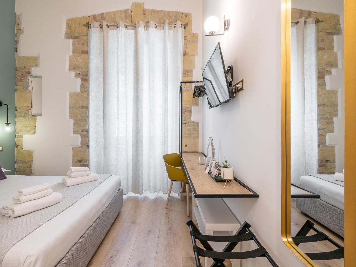 Orma Design Rooms - Historic Centre Каляри Екстериор снимка