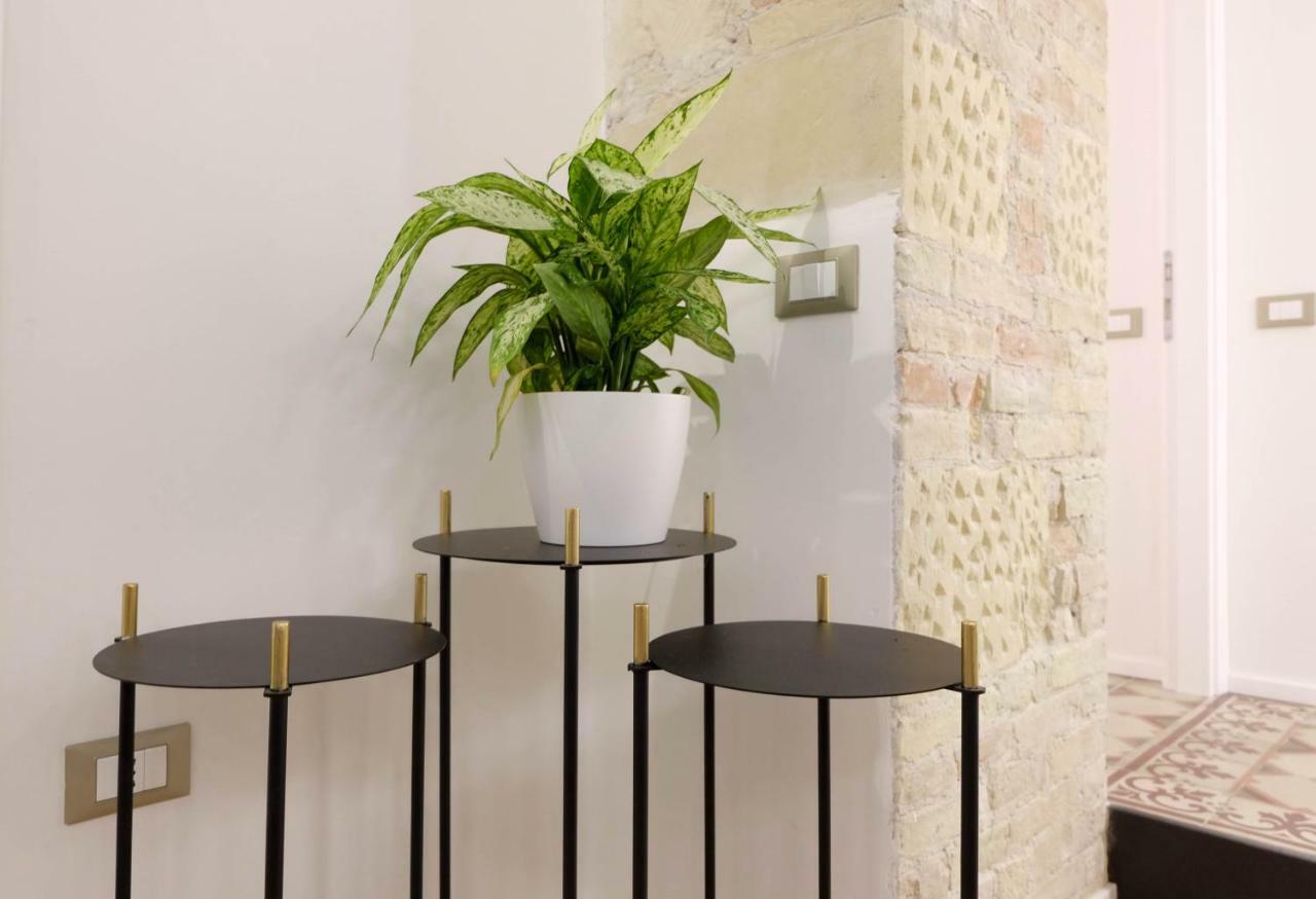 Orma Design Rooms - Historic Centre Каляри Екстериор снимка