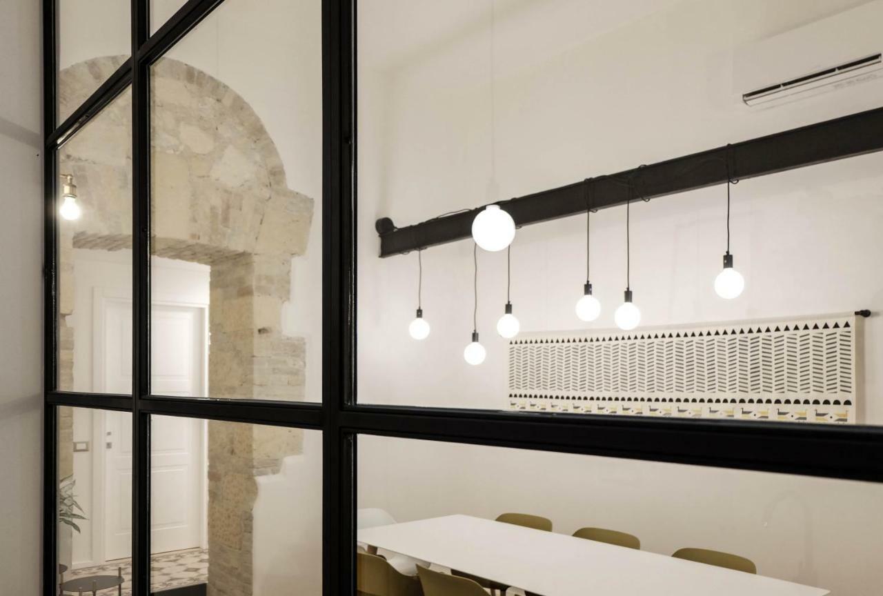 Orma Design Rooms - Historic Centre Каляри Екстериор снимка