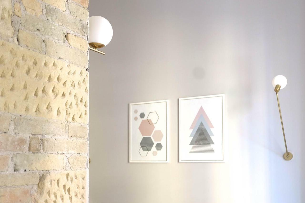 Orma Design Rooms - Historic Centre Каляри Екстериор снимка